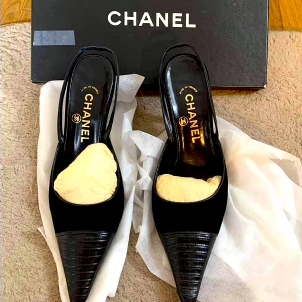 Chanel heels 👠